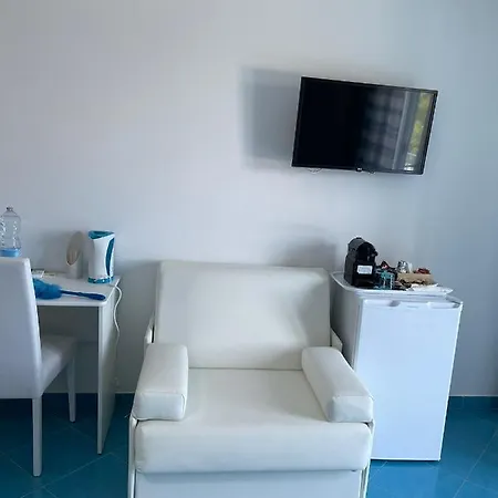 לינה וארוחת בוקר Caprionda 4*